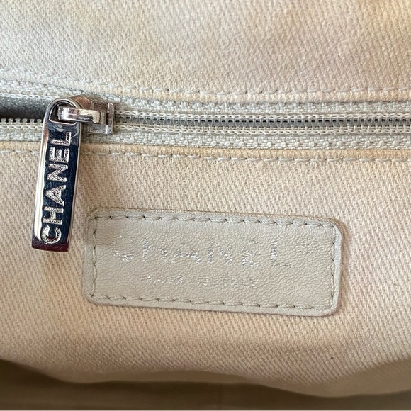 CHANEL red patent leather quilted bag - Picture 12 of 16